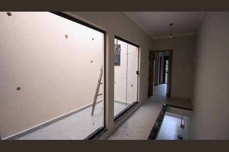 Casa à venda com 125m², 3 quartos e 2 vagasCorredor