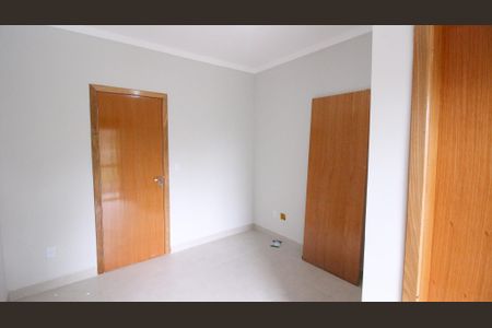 Casa à venda com 125m², 3 quartos e 2 vagasSuíte
