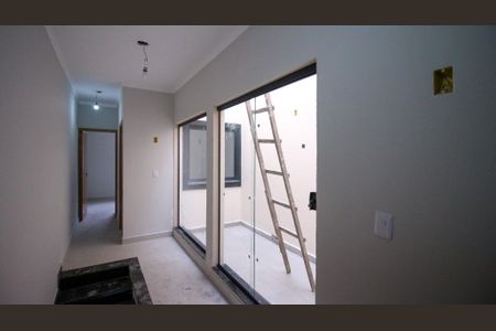Casa à venda com 125m², 3 quartos e 2 vagasCorredor