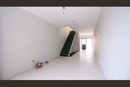 Casa à venda com 125m², 3 quartos e 2 vagasSala