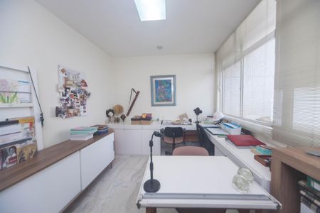 Apartamento à venda com 280m², 4 quartos e 3 vagasEscritório