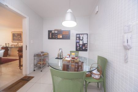 Apartamento à venda com 280m², 4 quartos e 3 vagasCozinha