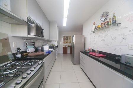 Apartamento à venda com 280m², 4 quartos e 3 vagasCozinha