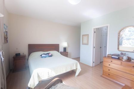 Apartamento à venda com 280m², 4 quartos e 3 vagassuite 2