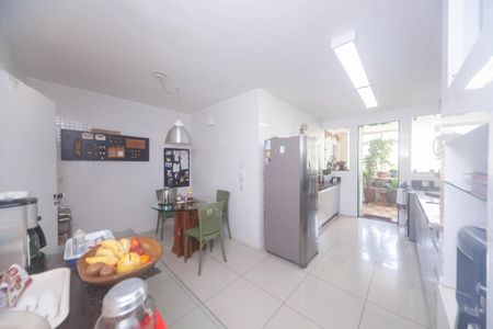 Apartamento à venda com 280m², 4 quartos e 3 vagasCozinha