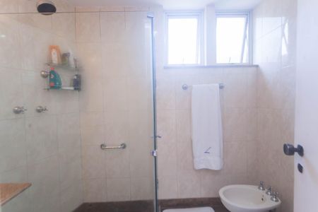 Apartamento à venda com 280m², 4 quartos e 3 vagasBanheiro suite 1