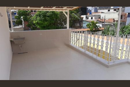 Casa à venda com 3 quartos, 250m² em Jardim Guairaca, São Paulo
