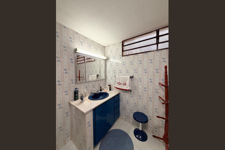 Casa à venda com 237m², 3 quartos e 4 vagasBanheiro da Suíte