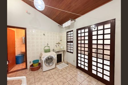 Casa à venda com 237m², 3 quartos e 4 vagasÁrea de Serviço