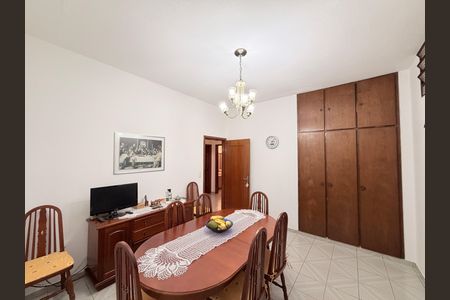 Casa à venda com 237m², 3 quartos e 4 vagasCopa