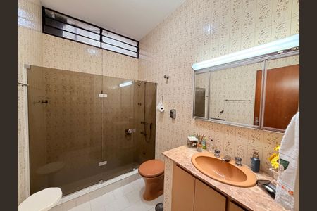 Casa à venda com 237m², 3 quartos e 4 vagasBanheiro Social