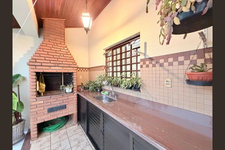 Casa à venda com 237m², 3 quartos e 4 vagasChurrasqueira