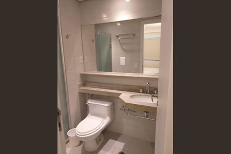 Banheiro de apartamento à venda com 1 quarto, 48m² em Indianópolis, São Paulo