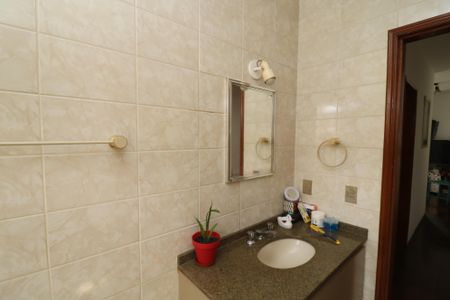 Casa à venda com 190m², 3 quartos e 3 vagasBanheiro