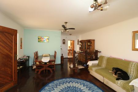 Casa à venda com 190m², 3 quartos e 3 vagasSala