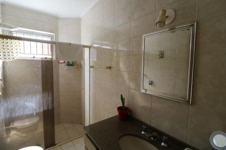 Casa à venda com 190m², 3 quartos e 3 vagasBanheiro