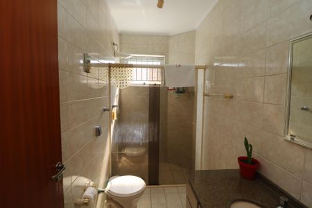 Casa à venda com 190m², 3 quartos e 3 vagasBanheiro