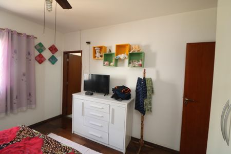 Casa à venda com 190m², 3 quartos e 3 vagasSuite