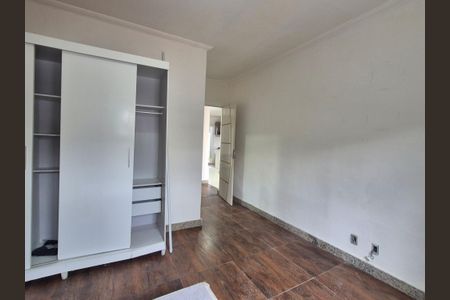 Casa de condomínio à venda com 160m², 3 quartos e 1 vaga