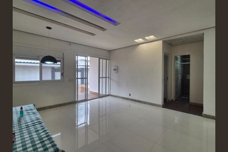 Casa de condomínio à venda com 160m², 3 quartos e 1 vaga