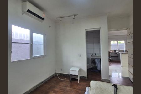 Casa de condomínio à venda com 160m², 3 quartos e 1 vaga