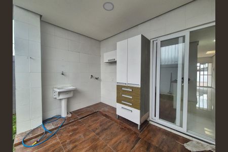 Casa de condomínio à venda com 160m², 3 quartos e 1 vaga