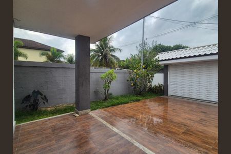 Casa de condomínio à venda com 160m², 3 quartos e 1 vaga
