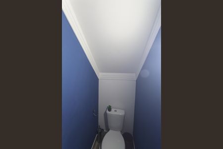 Casa à venda com 61m², 2 quartos e 2 vagasLavabo