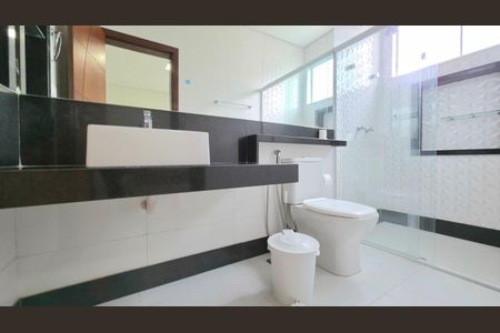 Casa de condomínio para alugar com 540m², 5 quartos e 4 vagas