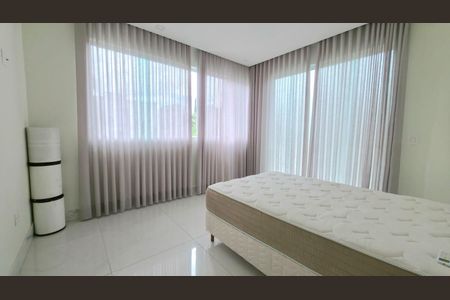 Casa de condomínio para alugar com 540m², 5 quartos e 4 vagas