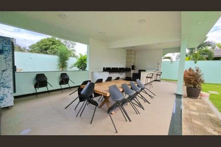 Casa de condomínio para alugar com 540m², 5 quartos e 4 vagas