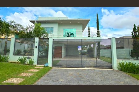 Casa de condomínio para alugar com 540m², 5 quartos e 4 vagas