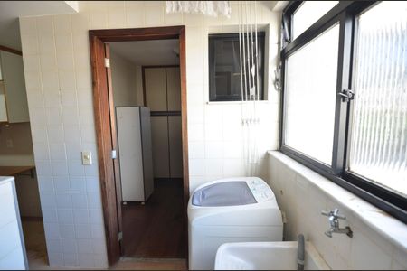 Apartamento à venda com 98m², 3 quartos e 1 vagaÁrea de Serviço