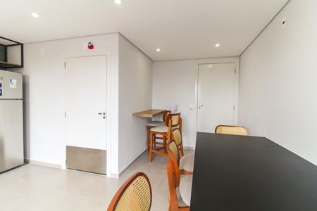 Apartamento para alugar com 35m², 2 quartos e sem vagaÁrea comum - Salão de festas