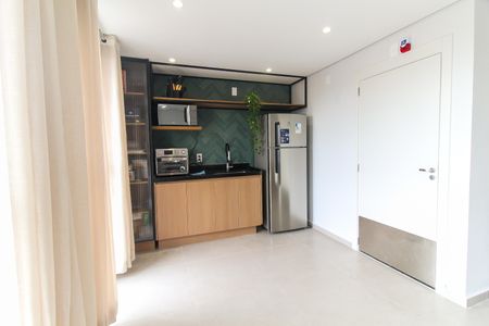 Apartamento para alugar com 35m², 2 quartos e sem vagaÁrea comum - Salão de festas