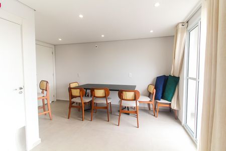 Apartamento para alugar com 35m², 2 quartos e sem vagaÁrea comum - Salão de festas