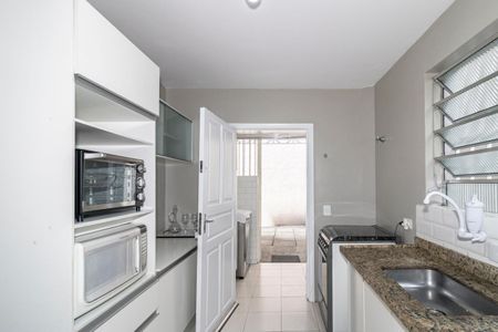 Apartamento para alugar com 70m², 2 quartos e 1 vaga Apartamento para alugar com 70m², 2 quartos e 1 vagaCozinha