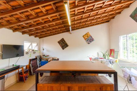 Casa à venda com 150m², 2 quartos e 1 vagaÁrea de Serviço - Gourmet