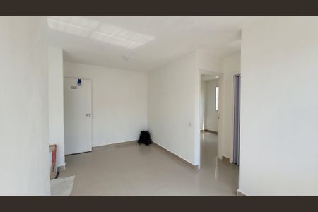 Sala de apartamento para alugar com 2 quartos, 39m² em Jardim das Oliveiras, Itaquaquecetuba