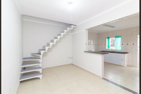 Sala de casa para alugar com 3 quartos, 78m² em Jardim das Camelias, São Paulo