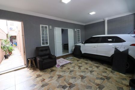 Casa à venda com 225m², 4 quartos e 2 vagasGaragem