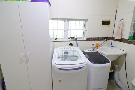 Casa à venda com 225m², 4 quartos e 2 vagasÁrea de Serviço 1