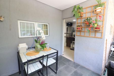 Casa à venda com 225m², 4 quartos e 2 vagasVaranda