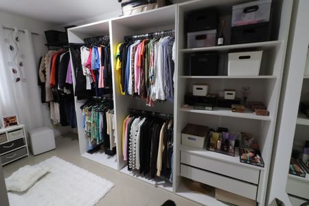 Casa à venda com 225m², 4 quartos e 2 vagasQuarto 2