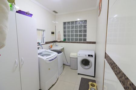 Casa à venda com 225m², 4 quartos e 2 vagasÁrea de Serviço 1