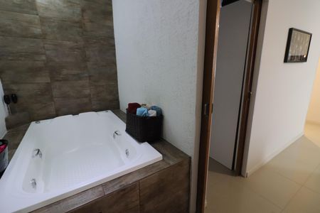 Banheiro da Suíte 1 de casa à venda com 4 quartos, 225m² em Vila Yolanda, Osasco