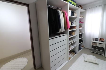 Casa à venda com 225m², 4 quartos e 2 vagasQuarto 2