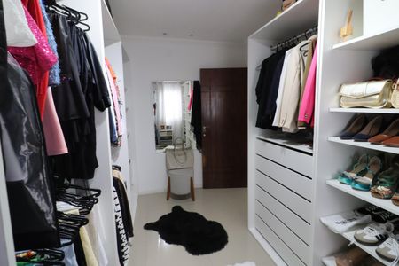 Casa à venda com 225m², 4 quartos e 2 vagasQuarto 2