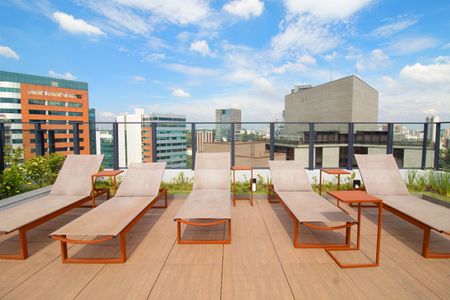 Apartamento à venda com 41m², 1 quarto e sem vaga Apartamento à venda com 41m², 1 quarto e sem vagaÁrea comum - Piscina