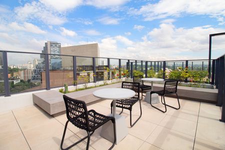 Apartamento à venda com 41m², 1 quarto e sem vaga Apartamento à venda com 41m², 1 quarto e sem vagaÁrea comum - Piscina